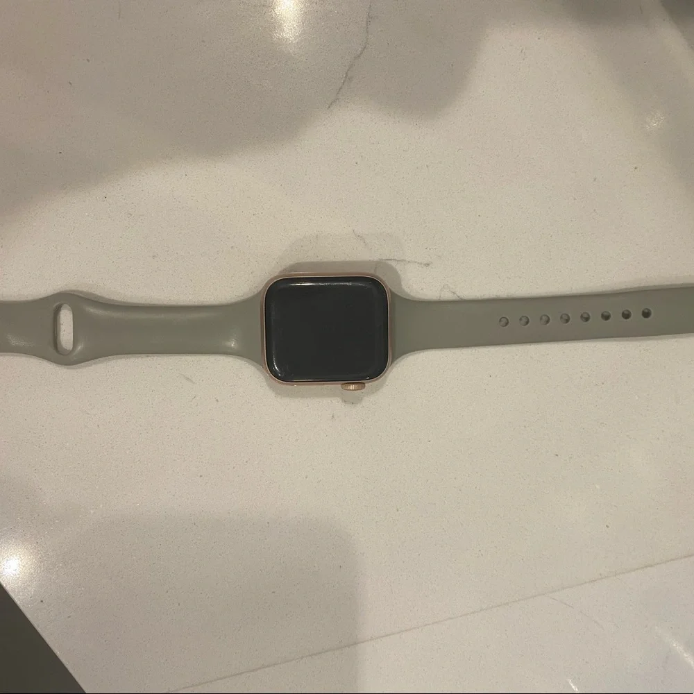 Rose gold series 4 Apple Watch